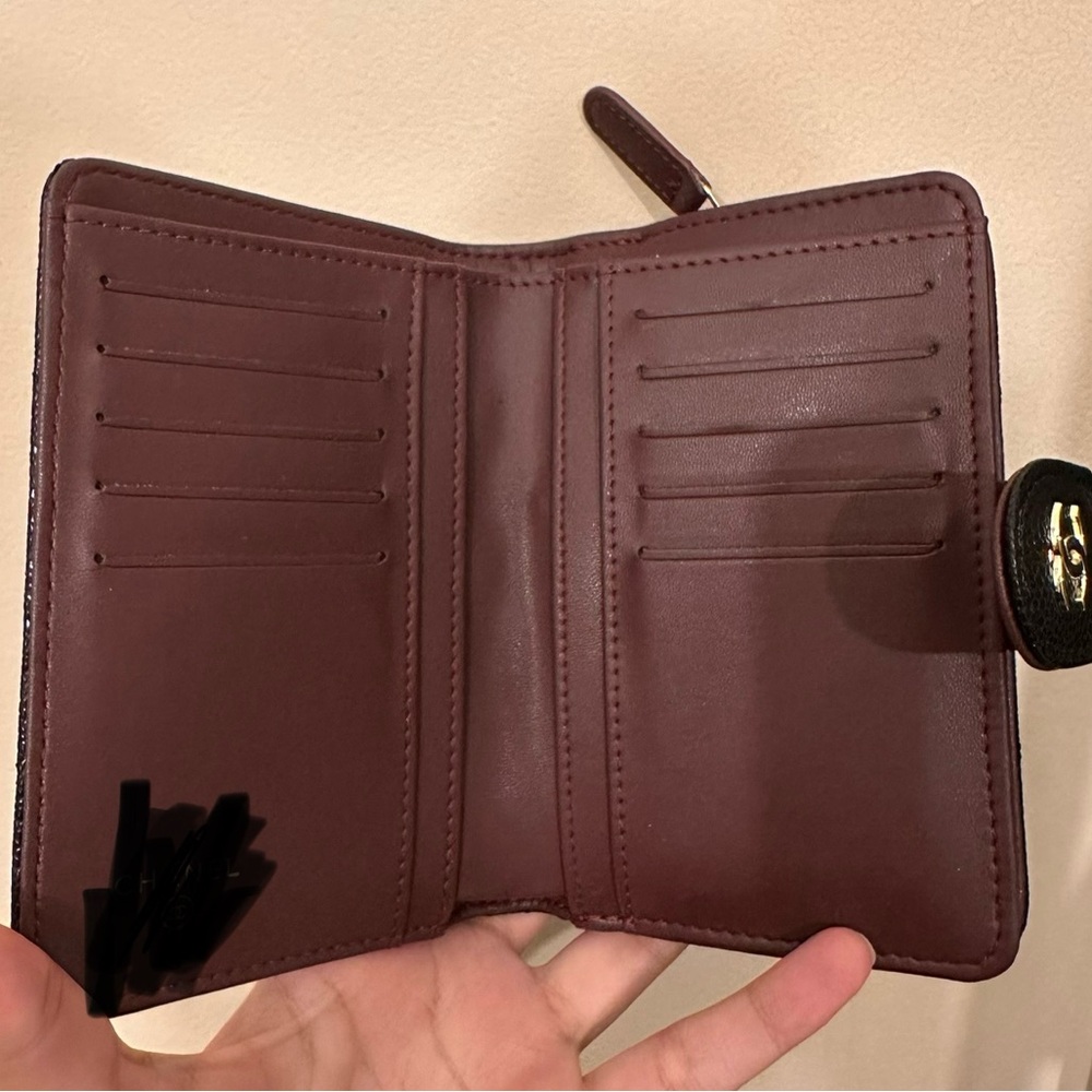 Elegant Black Quilted Women's Clutch Wallet - Picture 3 of 6